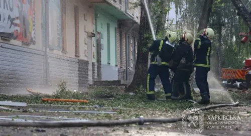 Протягом минулої доби ворожих ударів зазнали м. Харків і 17 населених пунктів Харківської області. Внаслідок обстрілів постраждали 11 людей.