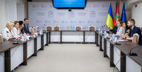 За дорученням начальника Харківської обласної військової адміністрації Олега Синєгубова його заступниця Олена Логвинова провела робочу зустріч із представниками Дитячого фонду ООН на чолі з керівницею офісу ЮНІСЕФ у Харкові Джинан Рамадан.