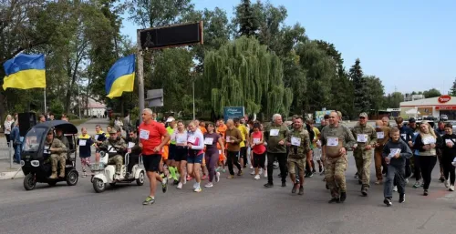 За сприяння Харківської обласної військової адміністрації у Змієві відбувся щорічний забіг «Шаную воїнів, біжу за Героїв України!», присвячений Дню пам’яті Захисників України, які загинули в боротьбі за незалежність, суверенітет і територіальну цілісність держави.