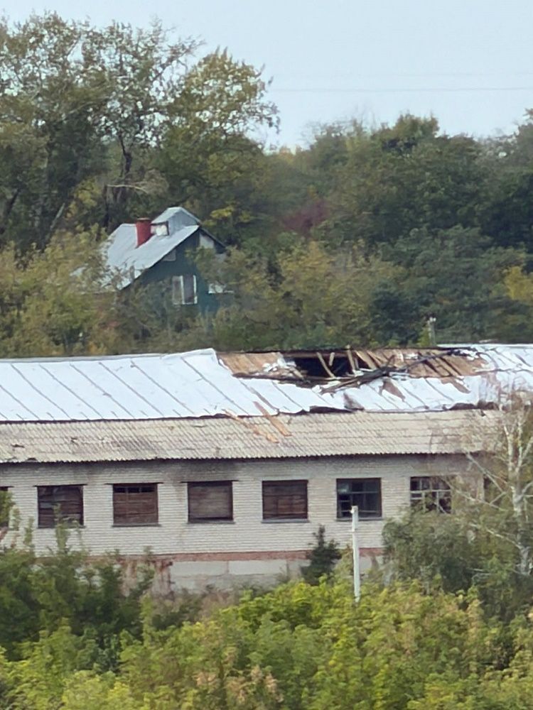 Минулої доби ворог обстріляв 10 населених пунктів Харківщини, зокрема місто Харків - фото 3