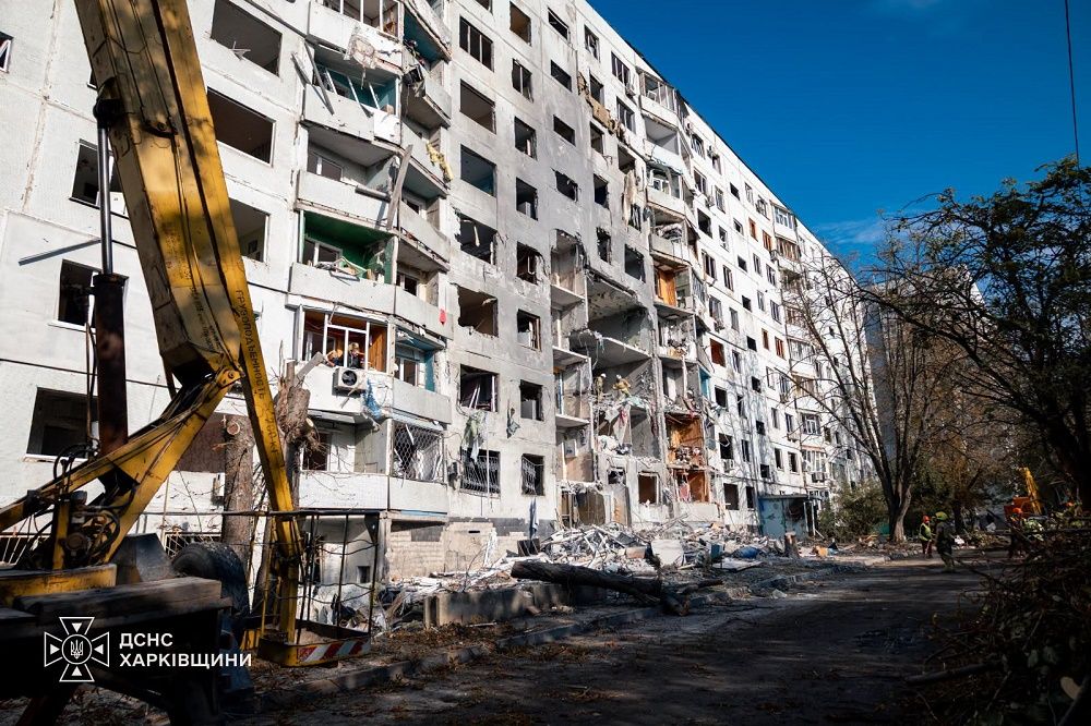Минулої доби ворог обстріляв 10 населених пунктів Харківщини, зокрема місто Харків - фото 5