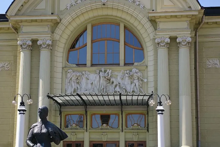 «Золоті оплески Буковини»: Харків на фестивалі представить знаменитий театр "Березіль" на порталі Gromada Group