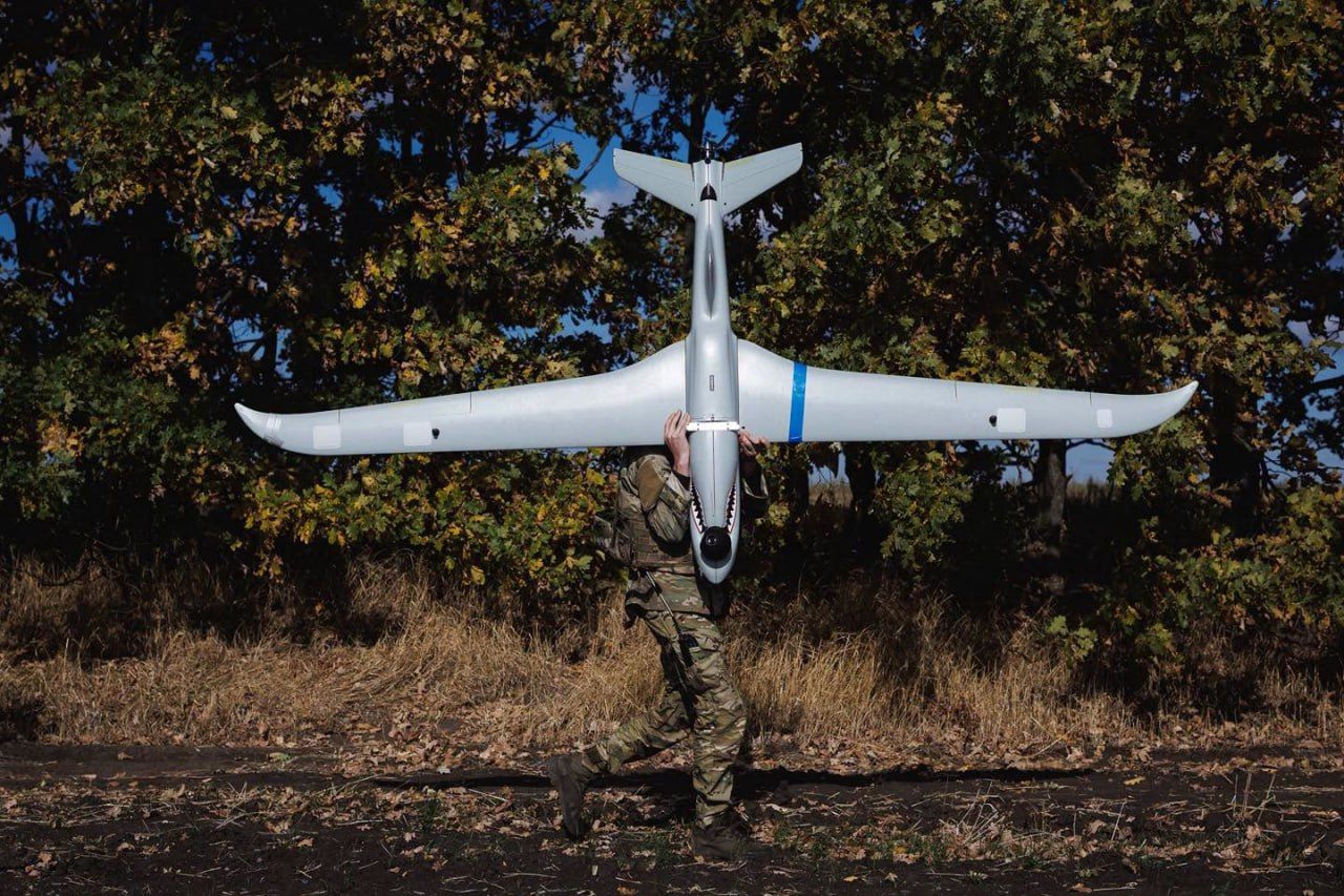 Привідкрили завісу таємної роботи на піхоту: екіпаж БПЛА «SHARK» бригади Чорних Запорожців запускає крила, щоб спостерігати за переднім краєм і далеко за ним - фото 1