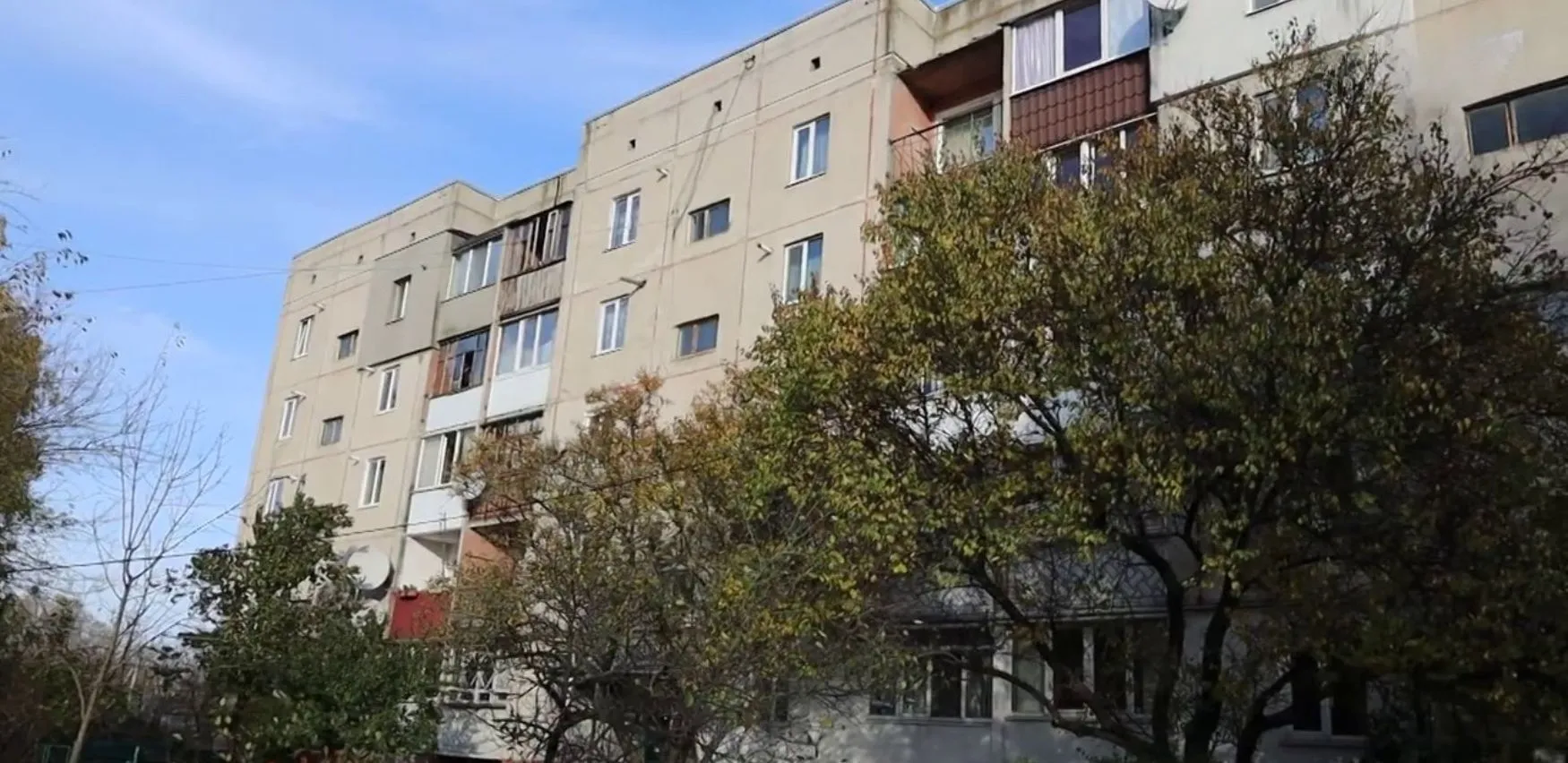 Фото: Скріншот з відео Зміївської міської ради У Змієві відремонтували покрівлю п’ятиповерхівки на вулиці Фабричній на порталі Gromada Group