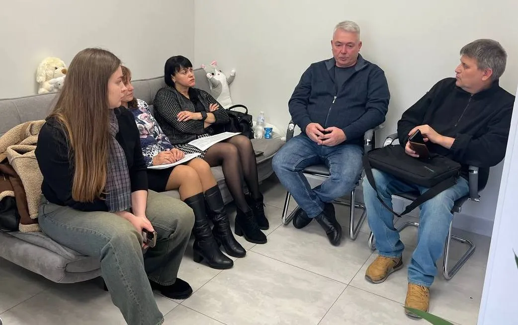 Фото Валківської міської ради У Центрі життєстійкості відбулася перша робоча зустріч, присвячена впровадженню послуги денного догляду на території громади.