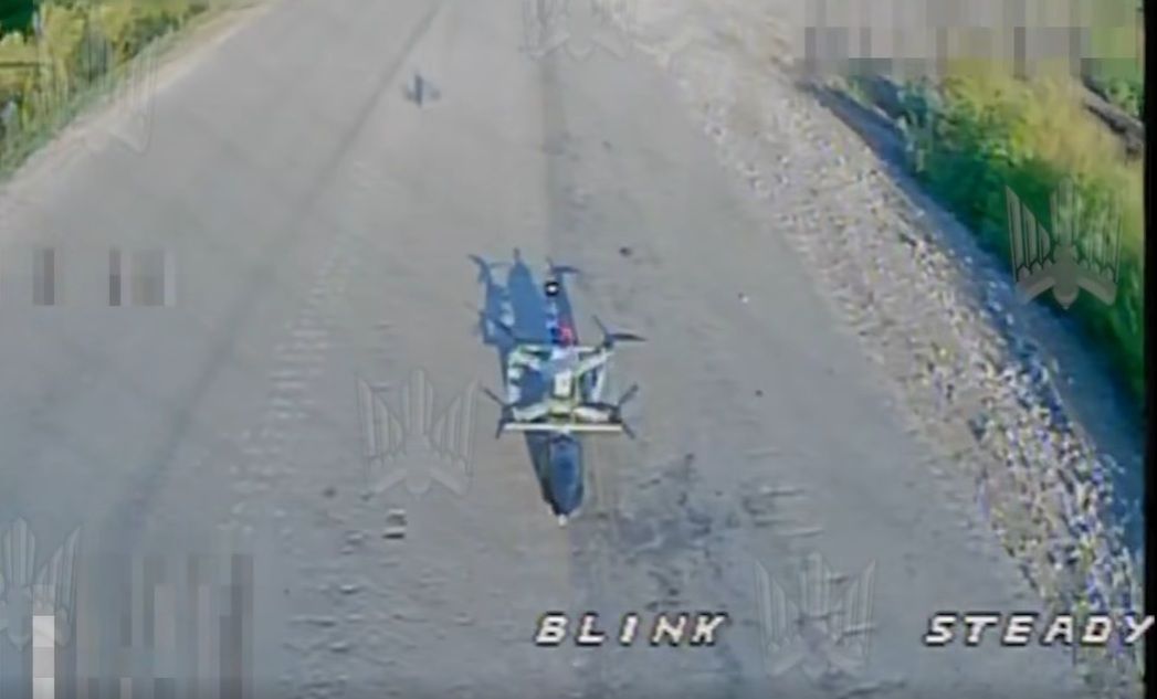 Під Борщовою та Руськими Тишками сидять у засідках російські дрони-«ждуни» на порталі Gromada Group