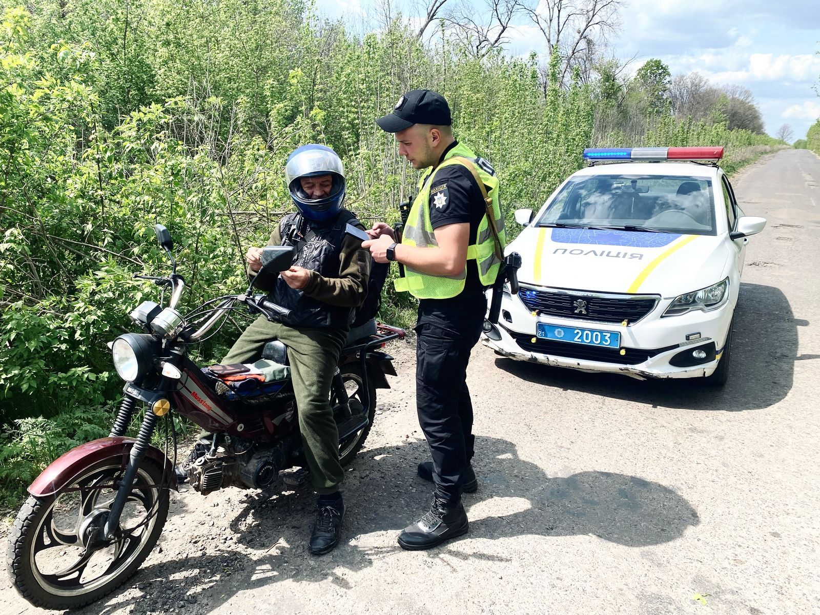 Фото: Поліція Нової Водолаги Поліцейські Нововодолажчини закликають мотоциклістів дотримуватися Правил дорожнього руху на порталі Gromada Group