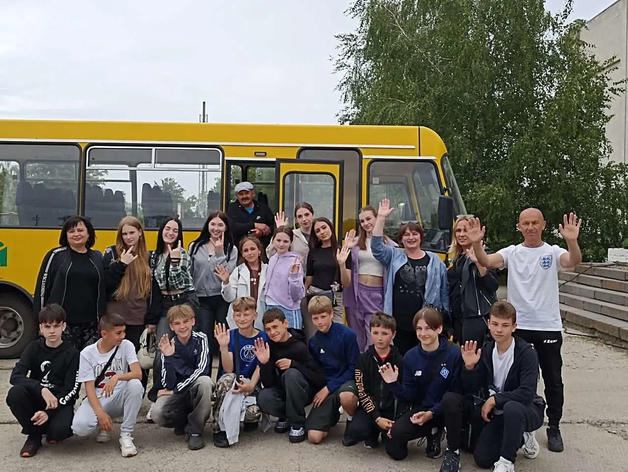 Фото: телеграм / Бакшеєв офіційний Діти зі Златополя вирушили до Тернопільщини на порталі Gromada Group