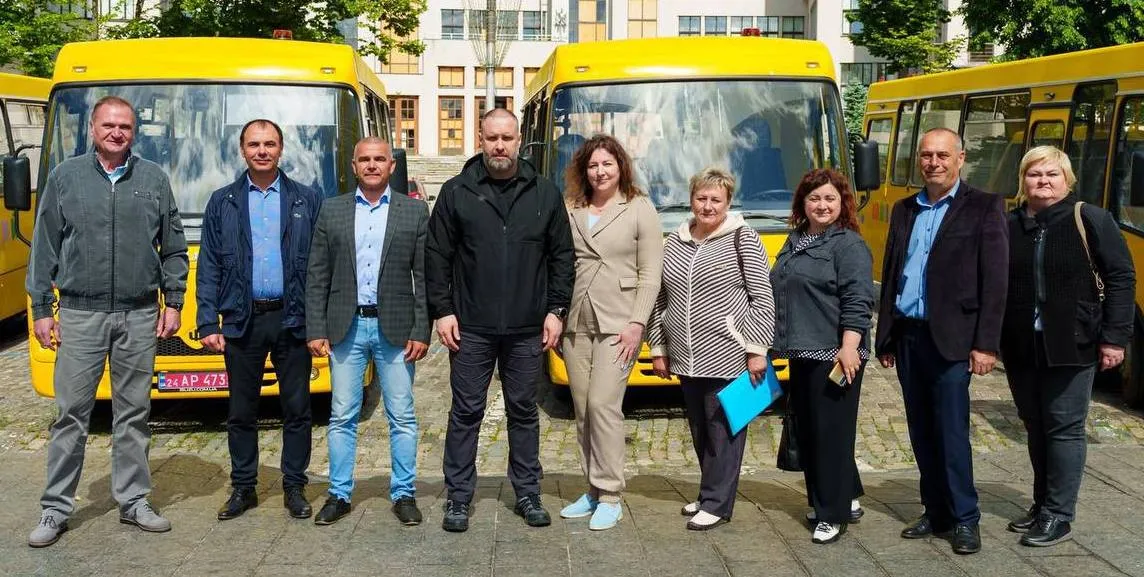 Транспорт отримали Нововодолазька, Дергачівська, Валківська, Краснокутська, Олексіївська, Зачепилівська та Коломацька громади. Про це повідомив начальник Харківської ОВА Олег Синєгубов.