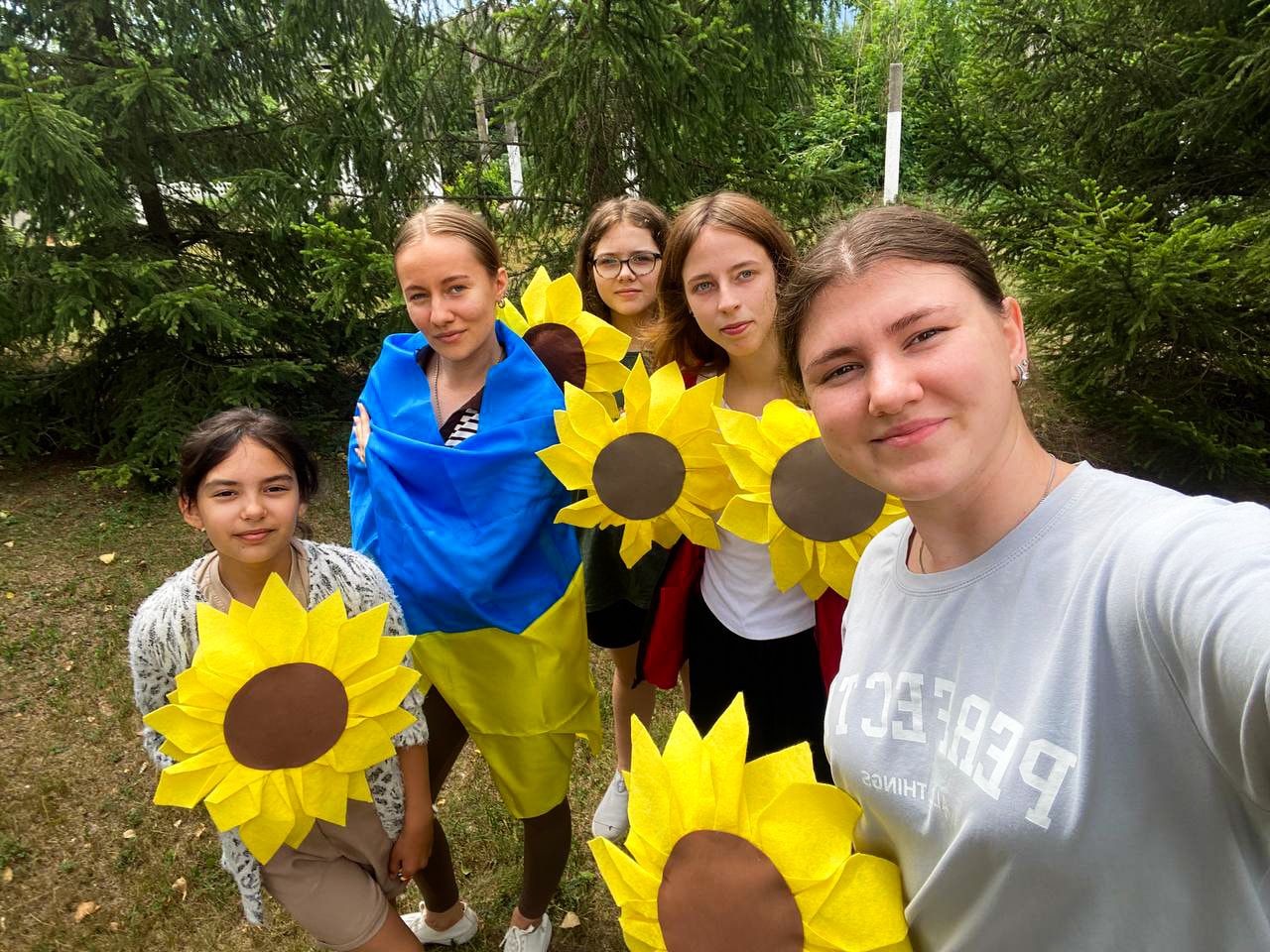 Фото: Краснокутський молодіжний центр "КутОк" У День Конституції України Марафон здоров’я об’єднав молодь Краснокутщини на порталі Gromada Group