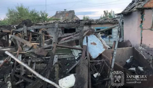 Протягом минулої доби ворожих ударів зазнали 17 населених пунктів Харківської області. Внаслідок обстрілів постраждали 7 людей, серед них – троє дітей.
