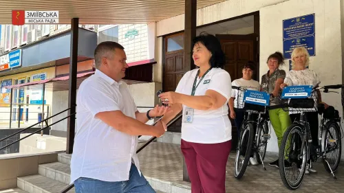 Соціальні служби Зміївської громади отримали електровелосипеди, скутер та ноутбук від міжнародних партнерів на порталі Gromada Group
