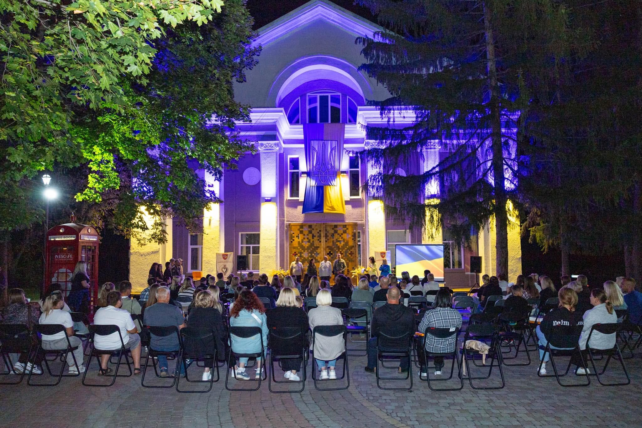 Пам’ятні срібні обереги вручили дітям загиблих Героїв у Нововодолазькій громаді - фото 1