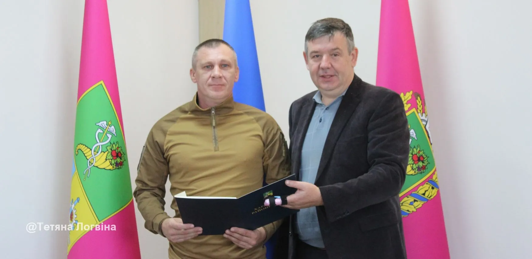 Фото: Тетяна Логвіна Військових зі Зміївської громади відзначили у Харківській районній раді на порталі Gromada Group
