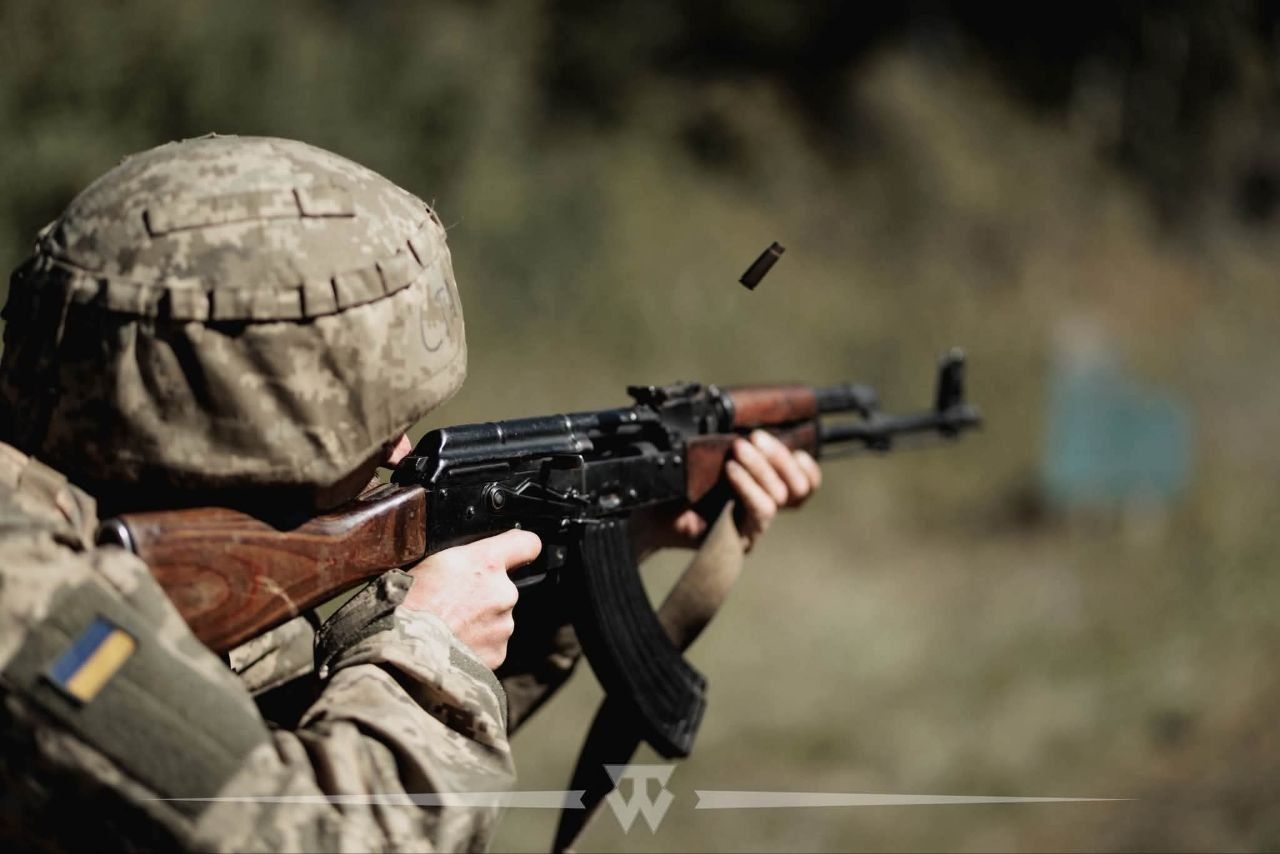 Стрільба по рухомих мішенях і розбір помилок з інструкторами: як у 58 окремій мотопіхотній бригаді готують поповнення - фото 5