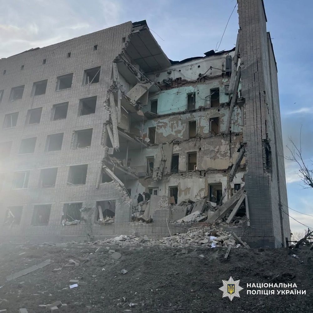 Минулої доби окупанти здійснили масове вбивство жителів міста Ізюм, ним скоєні і інші воєнні злочини - фото 1