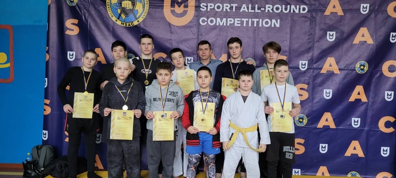 Фото: Роман Каут Команда зміївського спортивного клубу «Воїн» – срібний призер обласних змагань на порталі Gromada Group