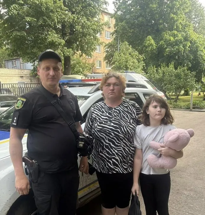 A family with a child was evacuated from Velyky Burluk again from shelling: they returned to danger despite the ban at the Gromada Group Media