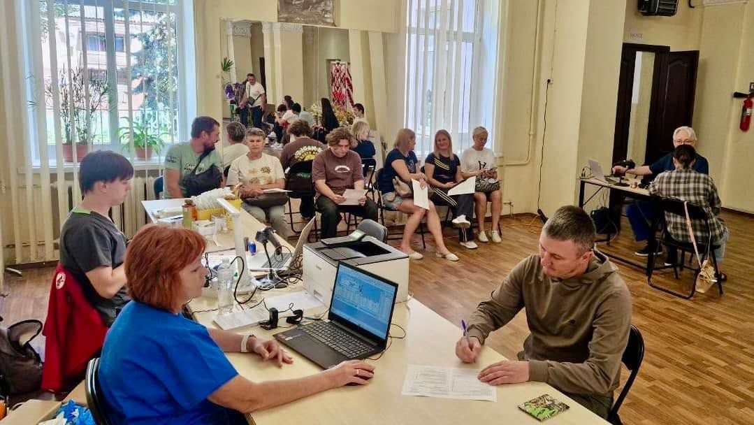Нововодолазькі донори здали кров для поранених Захисників - фото 3